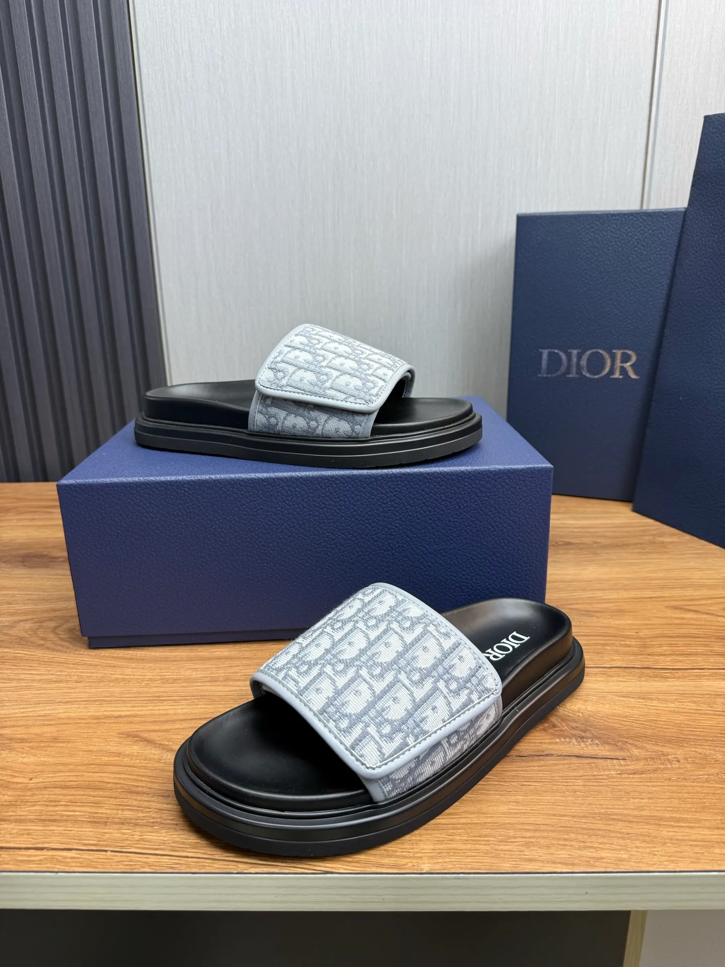 Men's shoes 💰280💰 Dior. Men's slippers 🩴Official website 1:1 production 38-45 yards 45 46 🉑️Customized original material shipped✅